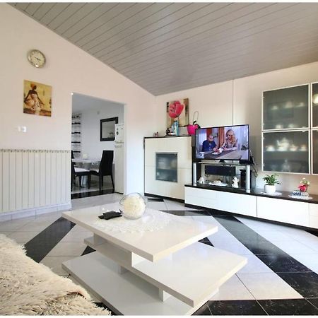 Mikelin Daire Primošten Dış mekan fotoğraf